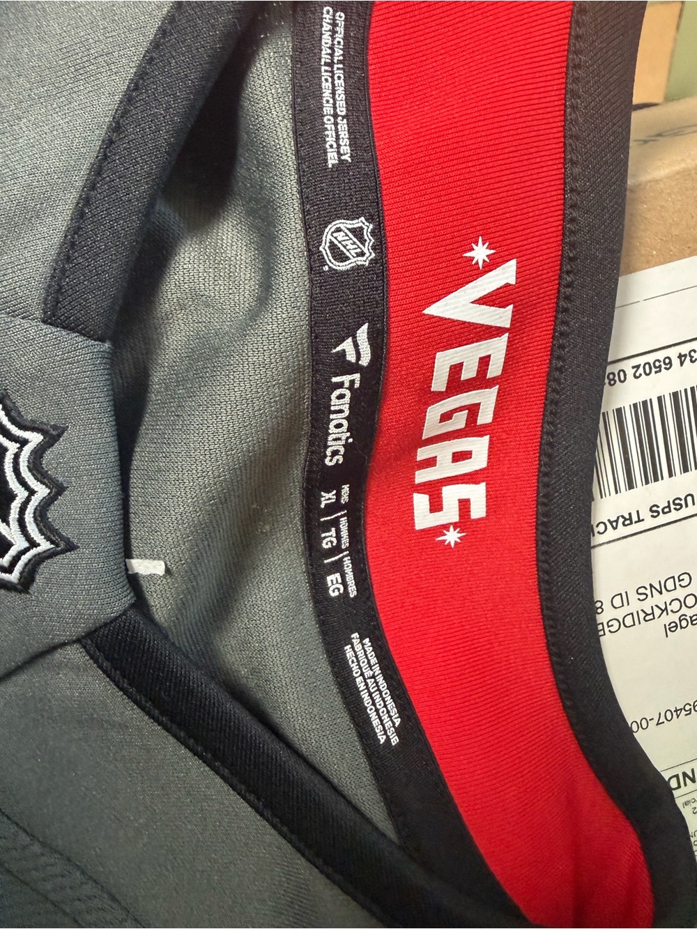 Las Vegas Knights Jersey 23 Martinez Size XL - Picture 5 of 12